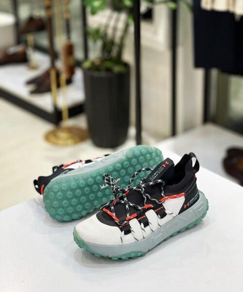 Branded UA HOVR Summit White Black