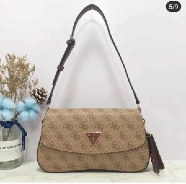 GUESS Womens Ginevra Shoulder Bag